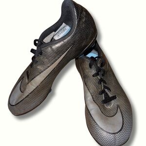 Size 4 boys Nike Bravata II FG Soccer Cleat
